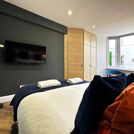 Liam Place Near Hyde Park - 1 Double Bed, 1 Sofa Bed, Spacious Apartment, Private Entrance Londen Buitenkant foto