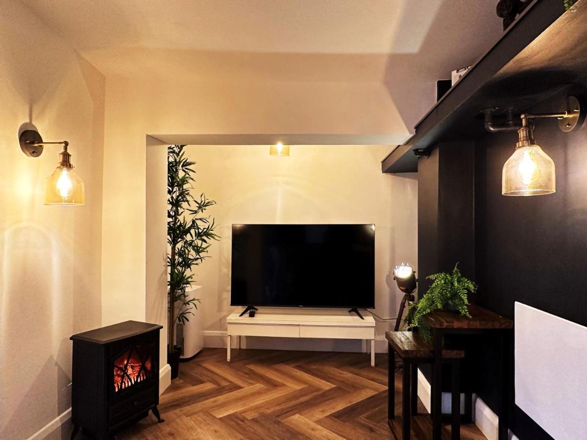 Liam Place Near Hyde Park - 1 Double Bed, 1 Sofa Bed, Spacious Apartment, Private Entrance Londen Buitenkant foto