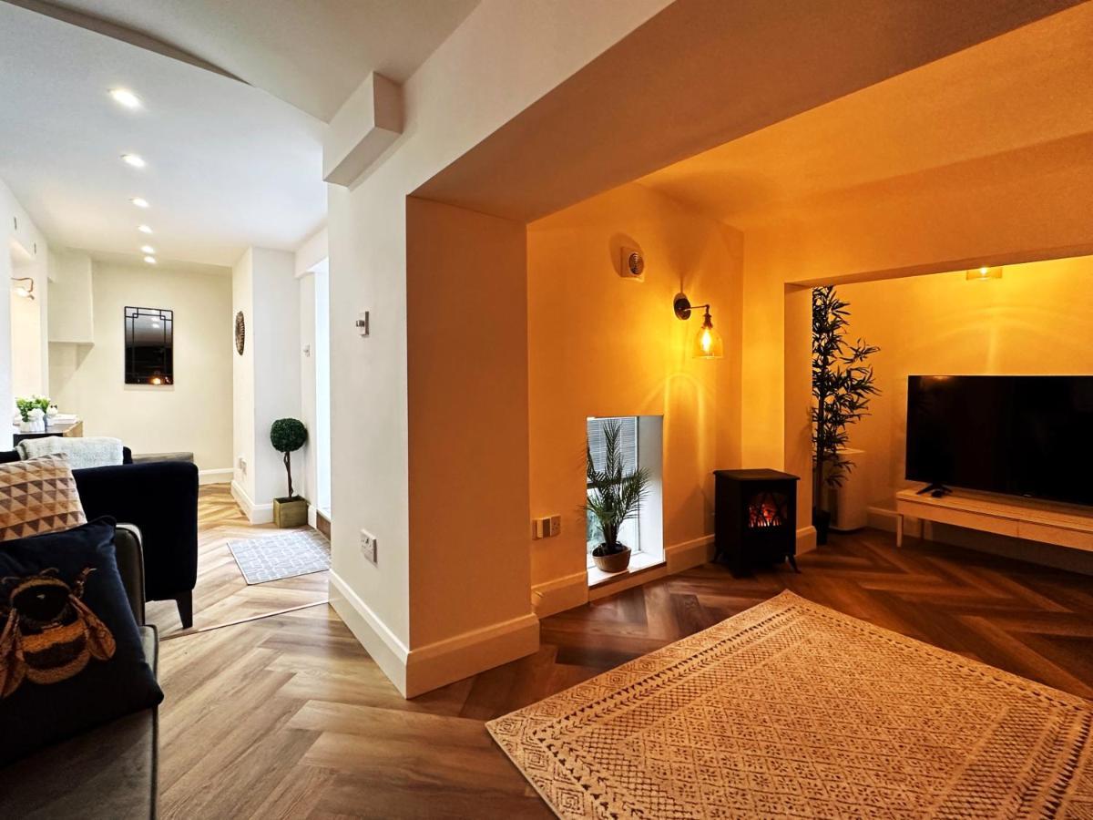 Liam Place Near Hyde Park - 1 Double Bed, 1 Sofa Bed, Spacious Apartment, Private Entrance Londen Buitenkant foto