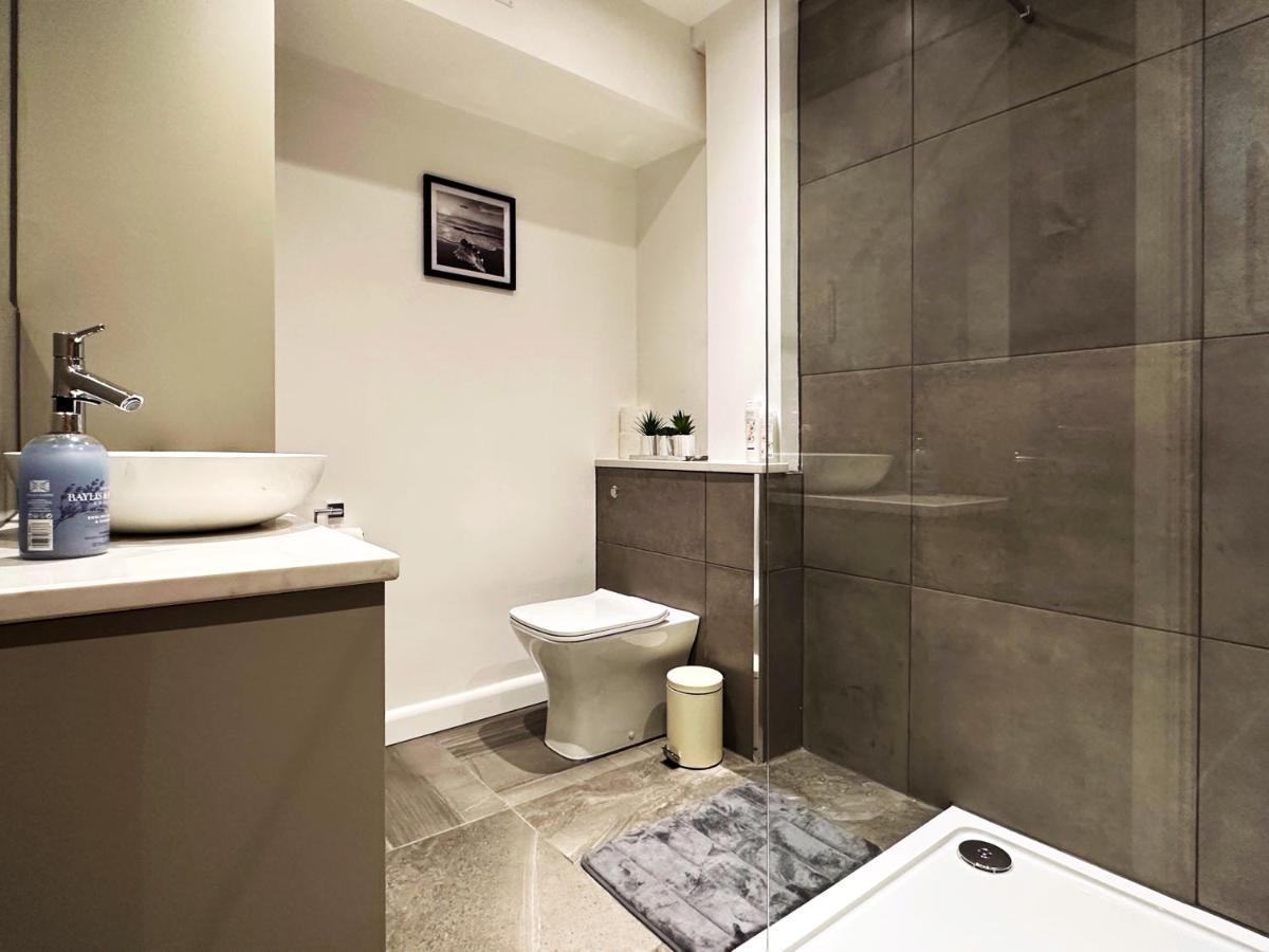 Liam Place Near Hyde Park - 1 Double Bed, 1 Sofa Bed, Spacious Apartment, Private Entrance Londen Buitenkant foto