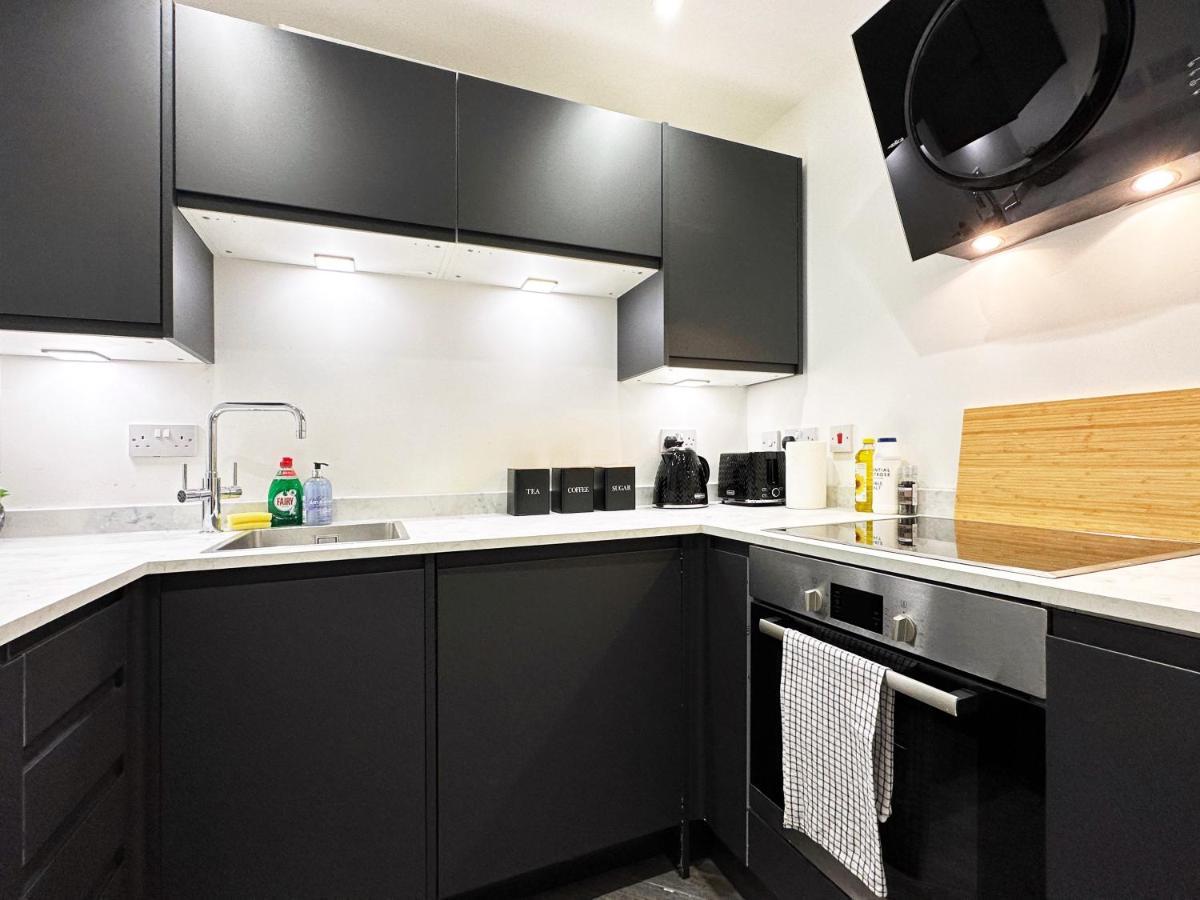 Liam Place Near Hyde Park - 1 Double Bed, 1 Sofa Bed, Spacious Apartment, Private Entrance Londen Buitenkant foto